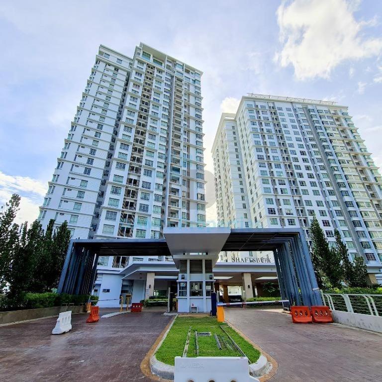 Shaftsbury Residence Cyberjaya With A Pool & Free Parking 외부 사진